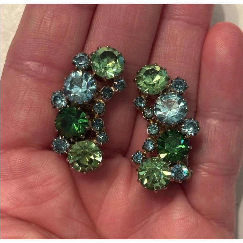 Dazzling Vtg Karu Arke Green Blue Rhinestone Climber Clip on Earrings